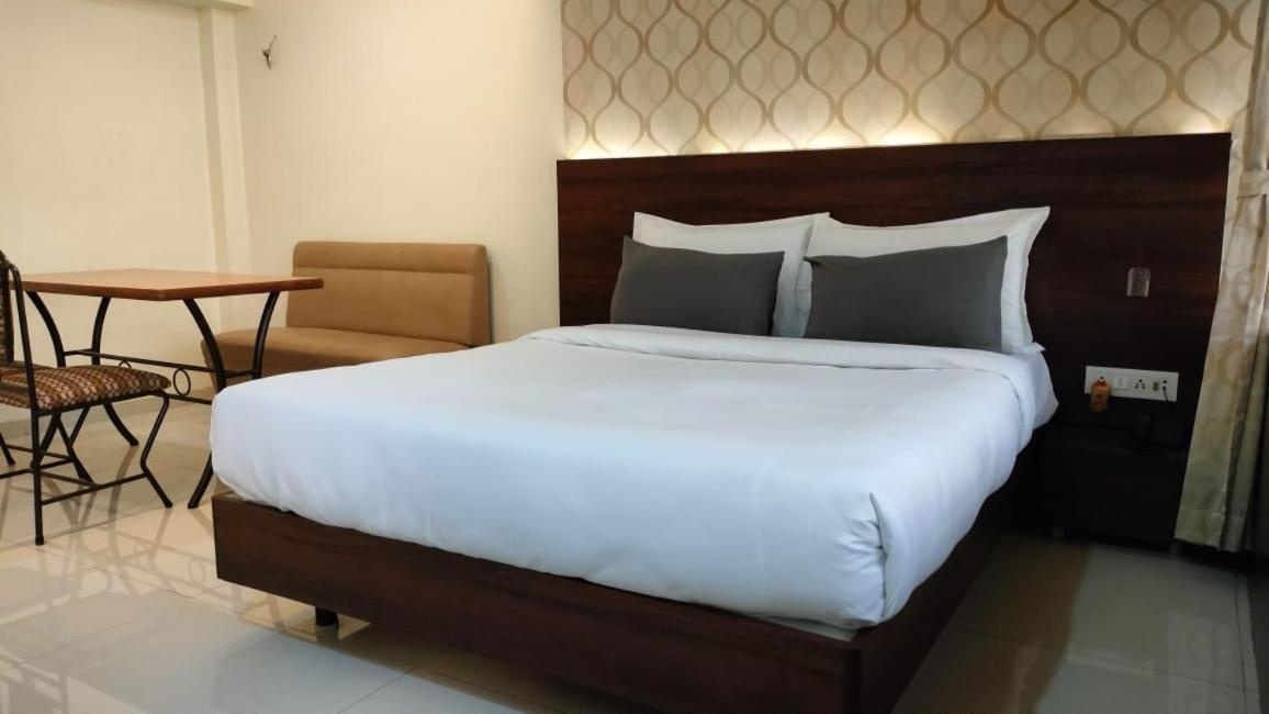 Hotel Sai Nidhi Executive-Mindspace Airoli Navi Mumbai Zewnętrze zdjęcie